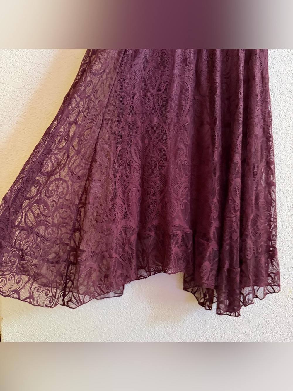 Reba Size 1X Burgundy Lace Midi Dress Romantic V Neck Lined Asymmetrical Hem y2k - Picture 7 of 10